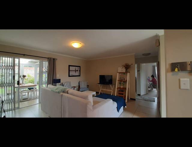 3 BEDROOM TOWNHOUSE RENTED IN LORRAINE